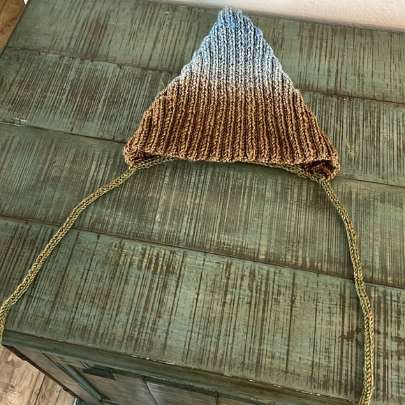 Hand Knit Wool Pixie Bonnet - Picture 3 of 5